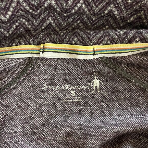 Women's Zigzag Pattern Sweater - Black and White - Picture 16 of 16